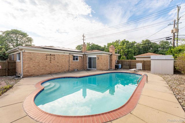 32930 Coventry Place, Warren, MI 48093