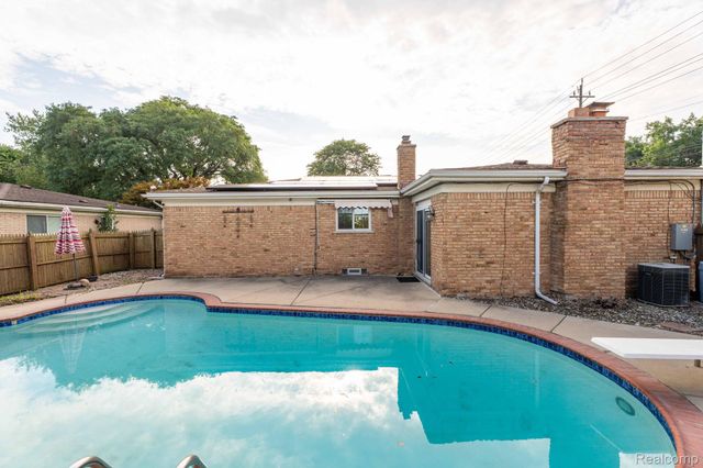 32930 Coventry Place, Warren, MI 48093