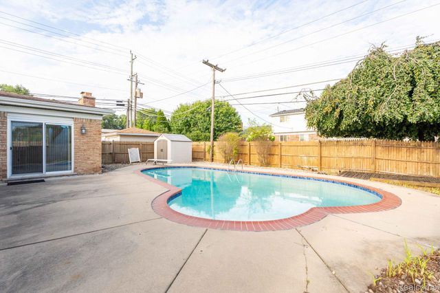 32930 Coventry Place, Warren, MI 48093