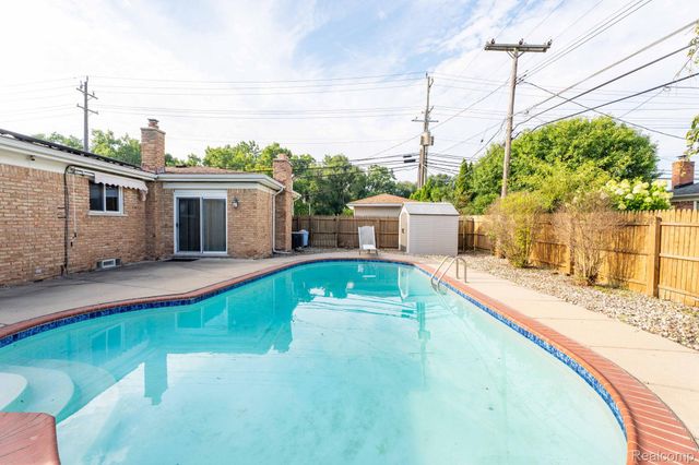 32930 Coventry Place, Warren, MI 48093