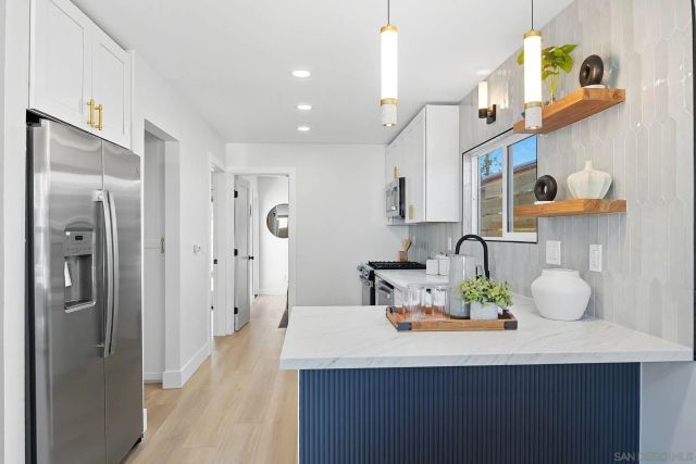 3621 Collier Ave., San Diego, CA 92116