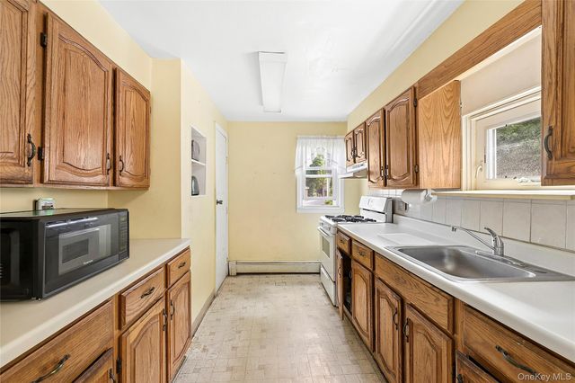 1 Beverly Road, Glen Cove, NY 11542