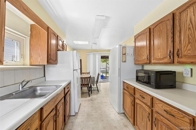 1 Beverly Road, Glen Cove, NY 11542