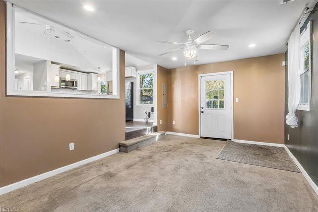 220 Taylor AVE W, Hampton, VA 23663