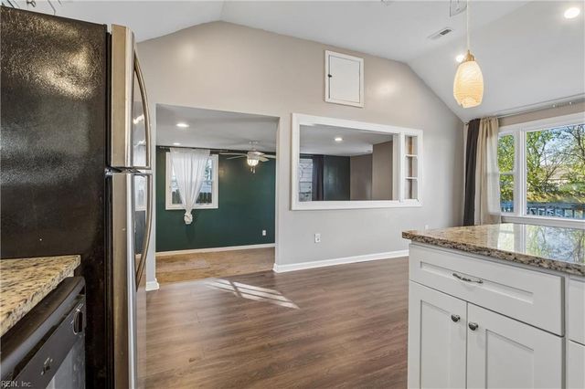 220 Taylor AVE W, Hampton, VA 23663