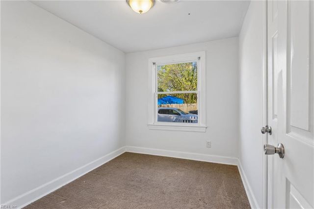 220 Taylor AVE W, Hampton, VA 23663