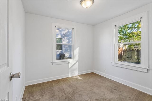 220 Taylor AVE W, Hampton, VA 23663