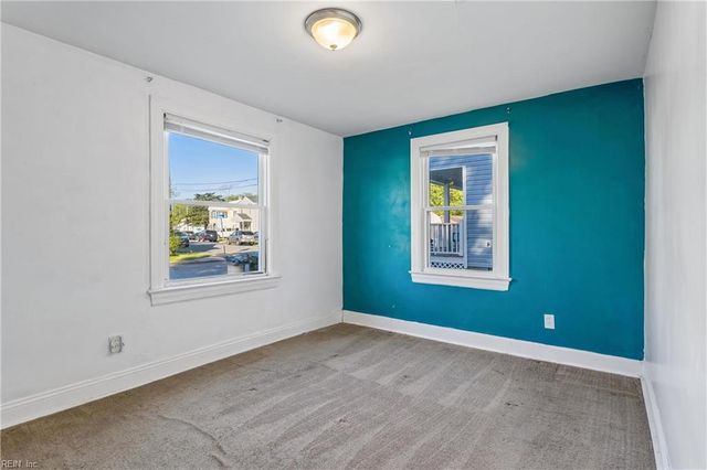 220 Taylor AVE W, Hampton, VA 23663