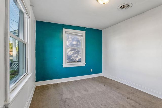220 Taylor AVE W, Hampton, VA 23663