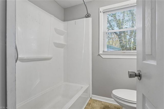 220 Taylor AVE W, Hampton, VA 23663
