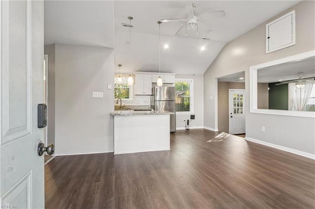 220 Taylor AVE W, Hampton, VA 23663