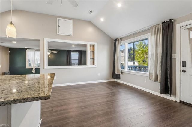 220 Taylor AVE W, Hampton, VA 23663