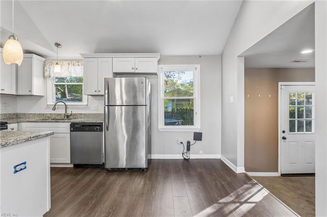 220 Taylor AVE W, Hampton, VA 23663