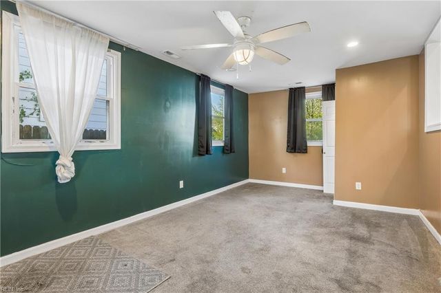 220 Taylor AVE W, Hampton, VA 23663