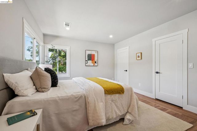 4376 39th Ave, Oakland, CA 94619
