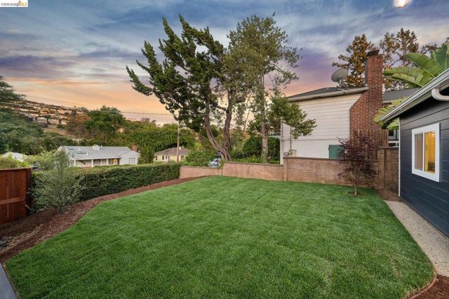 4376 39th Ave, Oakland, CA 94619