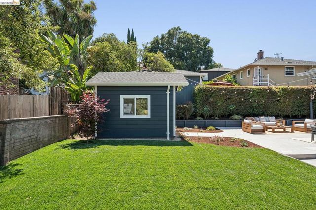 4376 39th Ave, Oakland, CA 94619