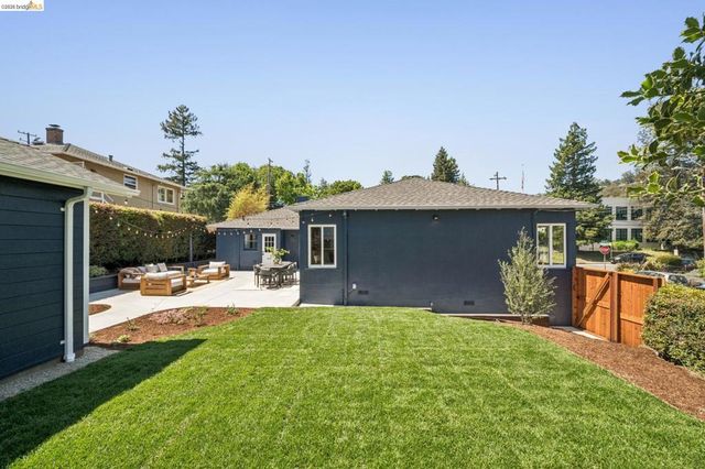 4376 39th Ave, Oakland, CA 94619