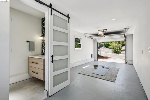4376 39th Ave, Oakland, CA 94619