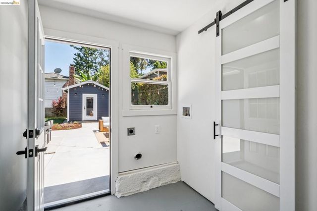 4376 39th Ave, Oakland, CA 94619