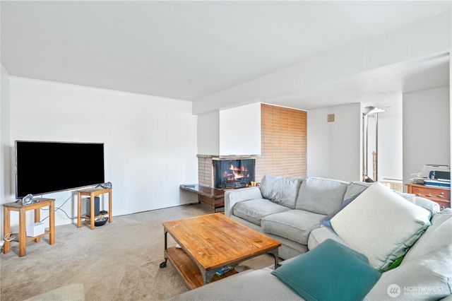 318 3rd Avenue S, Edmonds, WA 98026