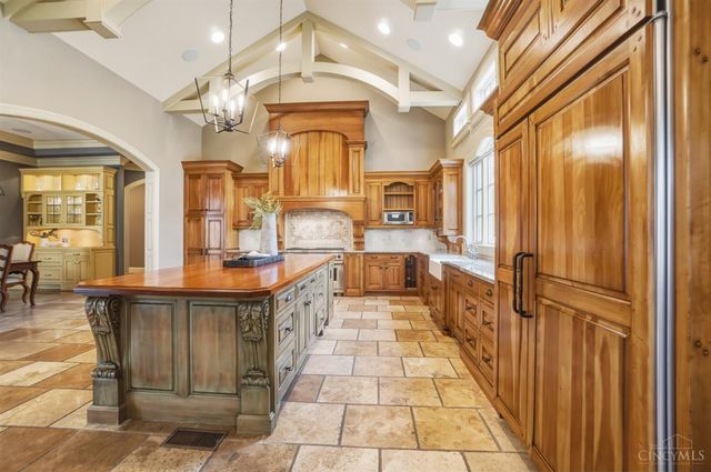 1054 Observatory Point, Hamilton Twp, OH 45039