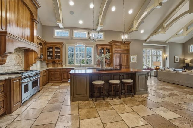 1054 Observatory Point, Hamilton Twp, OH 45039