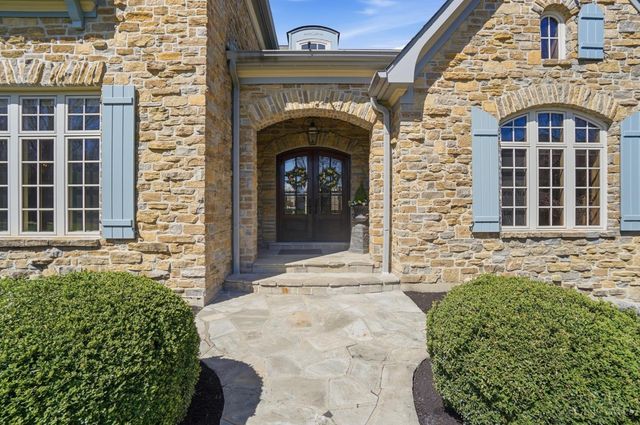 1054 Observatory Point, Hamilton Twp, OH 45039