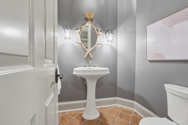 1054 Observatory Point, Hamilton Twp, OH 45039