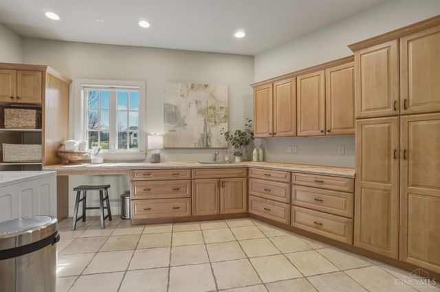 1054 Observatory Point, Hamilton Twp, OH 45039