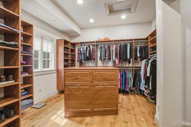 1054 Observatory Point, Hamilton Twp, OH 45039