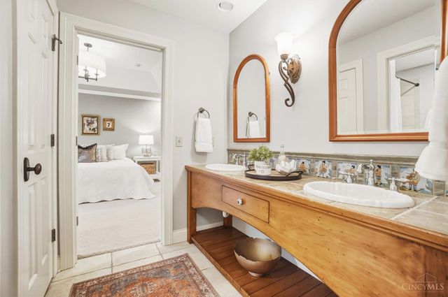 1054 Observatory Point, Hamilton Twp, OH 45039