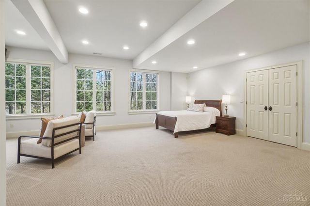 1054 Observatory Point, Hamilton Twp, OH 45039