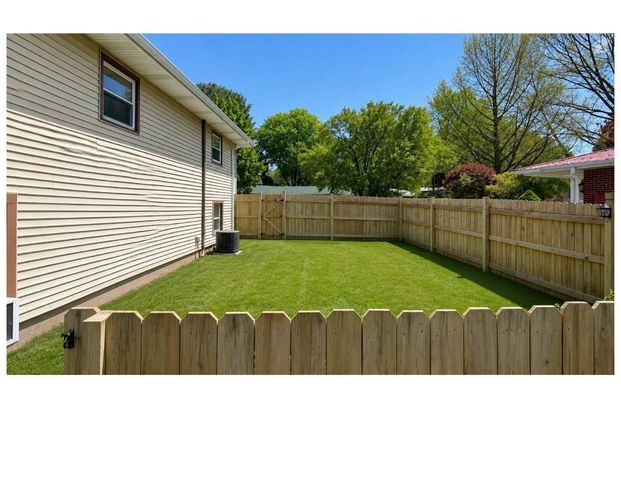 60357 Pembrook Lane, Elkhart, IN 46517