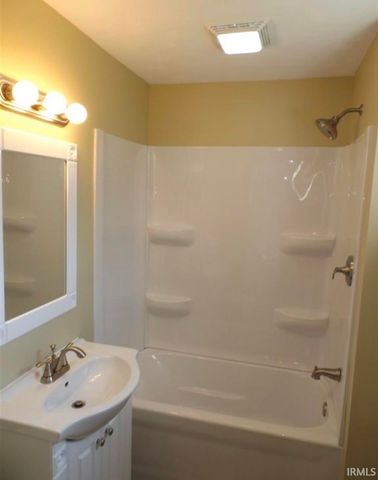 60357 Pembrook Lane, Elkhart, IN 46517
