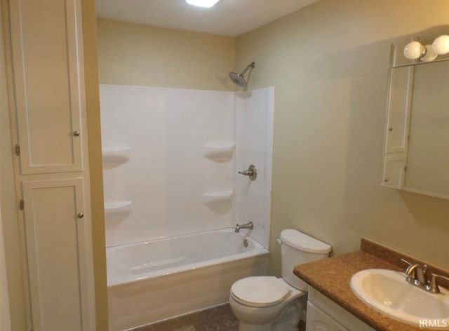 60357 Pembrook Lane, Elkhart, IN 46517