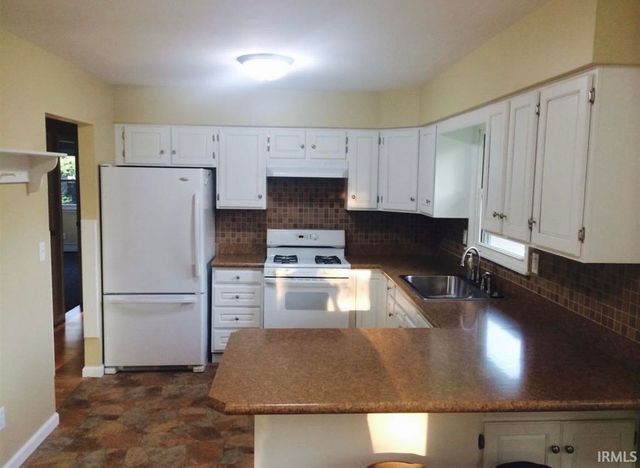 60357 Pembrook Lane, Elkhart, IN 46517