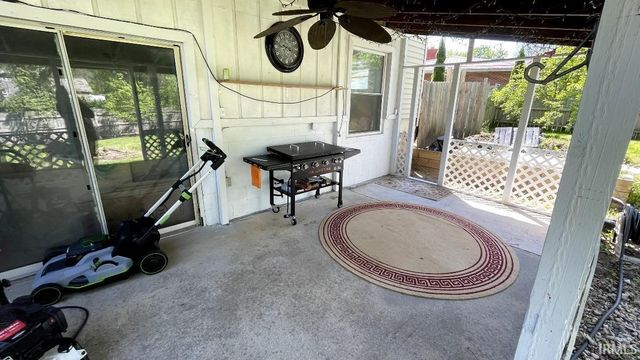 60357 Pembrook Lane, Elkhart, IN 46517