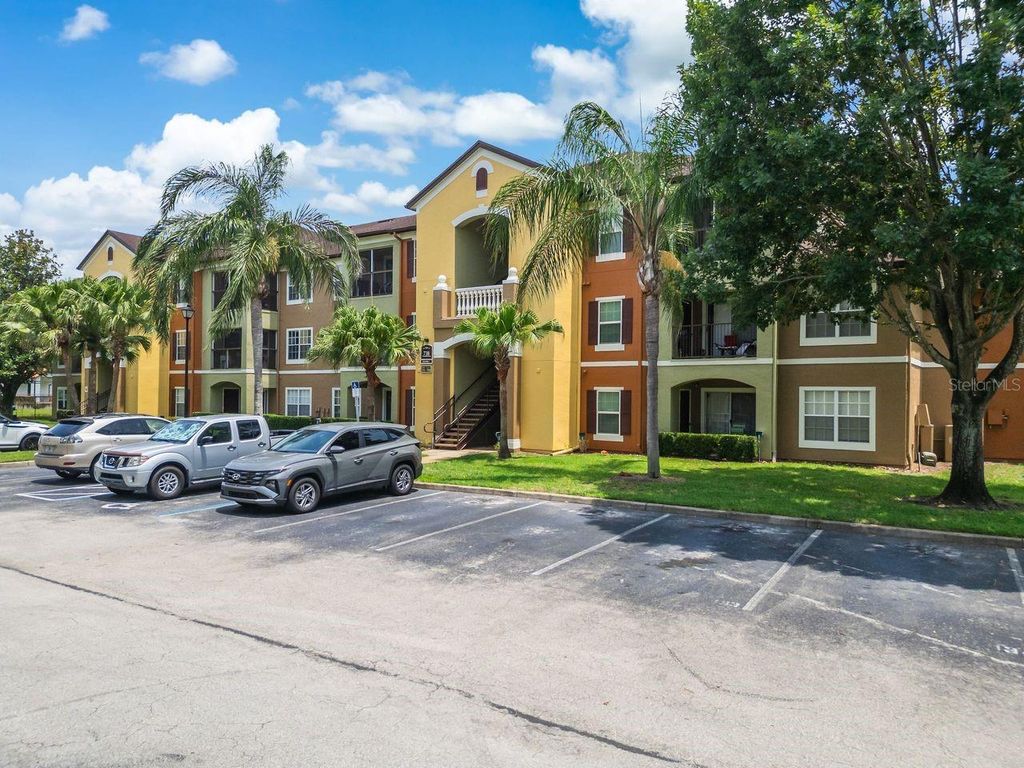 738 CREST PINES DRIVE 726, Orlando, FL 32828