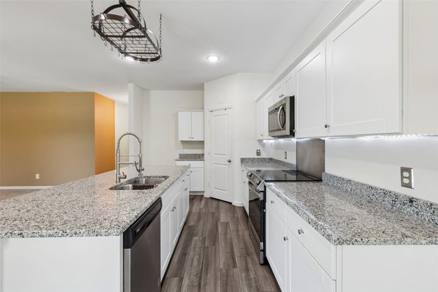 409 Stone Creek Boulevard, Glenn Heights, TX 75154