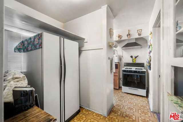 1501 S Ardmore Avenue, Los Angeles, CA 90006