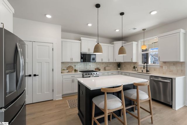 214 Moorish Circle, Simpsonville, SC 29681