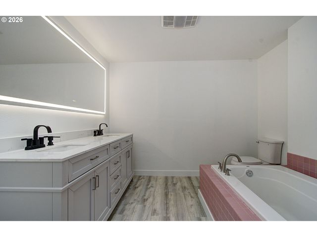 21618 Ne 147TH St, Brush Prairie, WA 98606