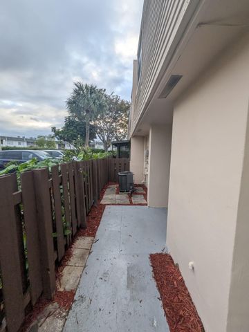 6603 Winfield Boulevard B-10, Margate, FL 33063