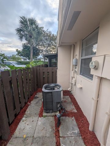 6603 Winfield Boulevard B-10, Margate, FL 33063