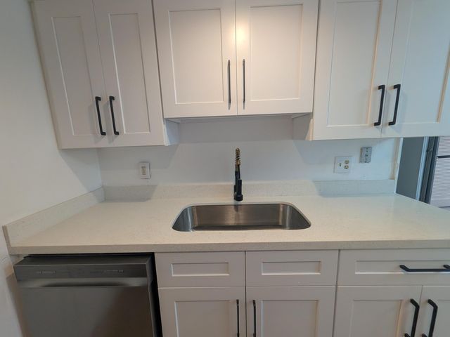 6603 Winfield Boulevard B-10, Margate, FL 33063