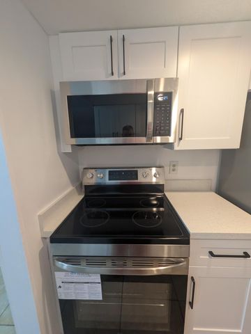 6603 Winfield Boulevard B-10, Margate, FL 33063