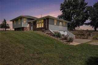 32378 215 Street, Easton, KS 66020