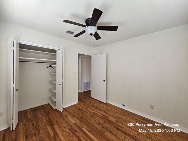 300 Perryman Avenue, Palacios, TX 77465