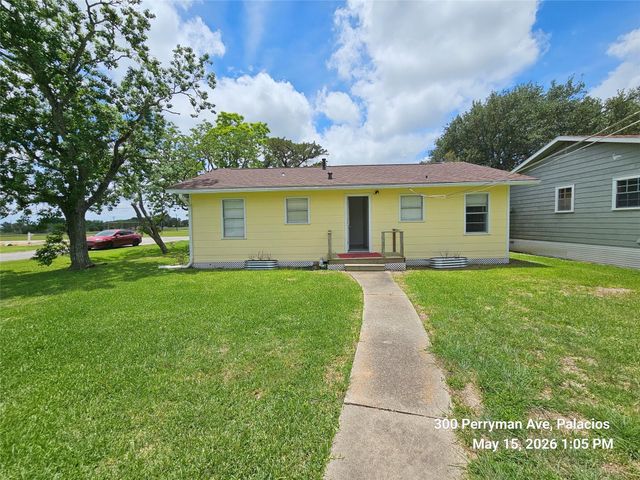 300 Perryman Avenue, Palacios, TX 77465